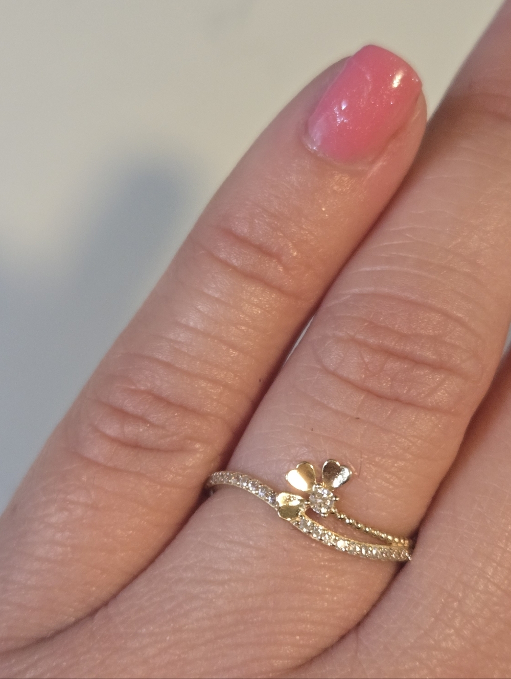 Delicate 10 Kt Solid Gold Flower Ring